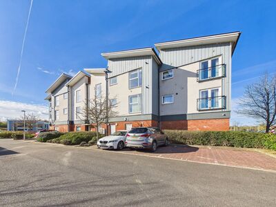 Defiant Close, 2 bedroom Flat for sale, &pound;199,995