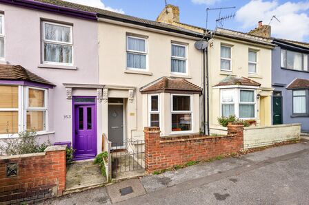 Dover Road, 2 bedroom Mid Terrace House for sale, &pound;250,000