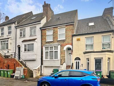 3 bedroom Mid Terrace House for sale