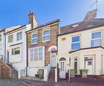 Thanet Gardens, 3 bedroom Mid Terrace House for sale, &pound;240,000