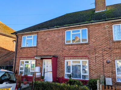 Bridge Street, 2 bedroom Flat to rent, &pound;975 pcm