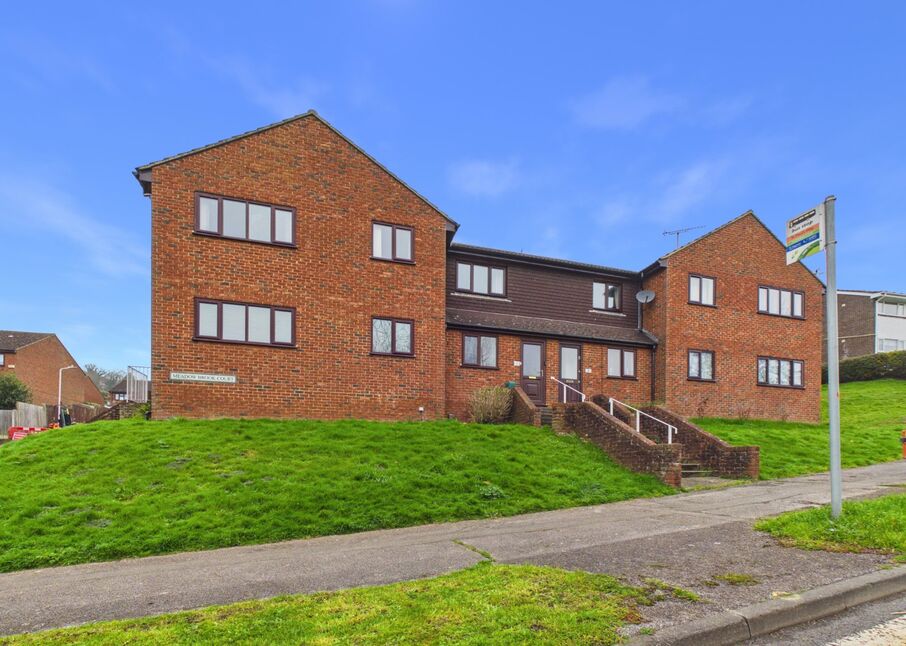 2 bedroom Flat for sale