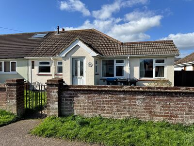 2 bedroom Semi Detached Bungalow for sale