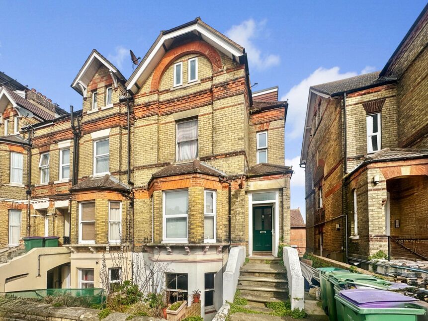 Main image of 1 bedroom Flat for sale, Guildhall Street, Folkestone, Kent, CT20
