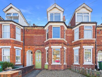 Morehall Avenue, 3 bedroom Mid Terrace House for sale, &pound;320,000