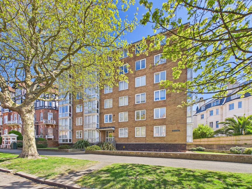 Main image of 2 bedroom Flat for sale, Edinburgh Place, Earls Avenue, Kent, CT20