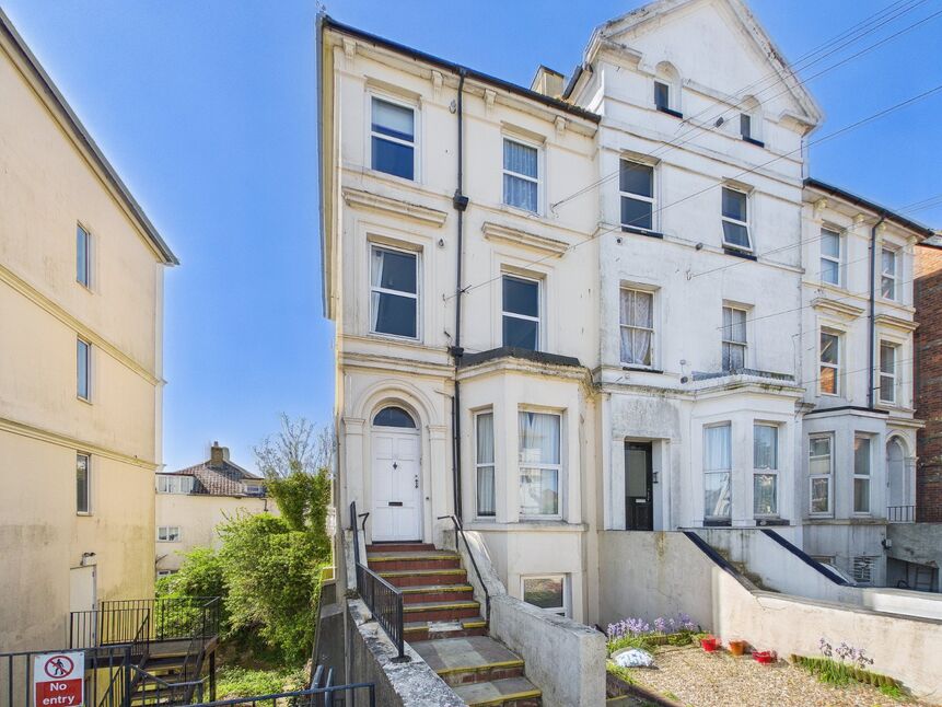 Main image of 1 bedroom Flat for sale, Radnor Bridge Road, Folkestone, Kent, CT20