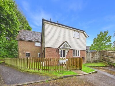 3 bedroom End Terrace House for sale