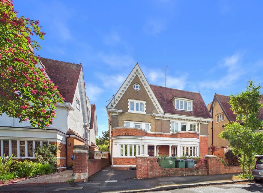 Main image of 2 bedroom Flat for sale, Grimston Gardens, Folkestone, Kent, CT20