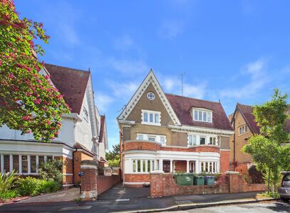 Grimston Gardens, 2 bedroom Flat for sale, &pound;285,000