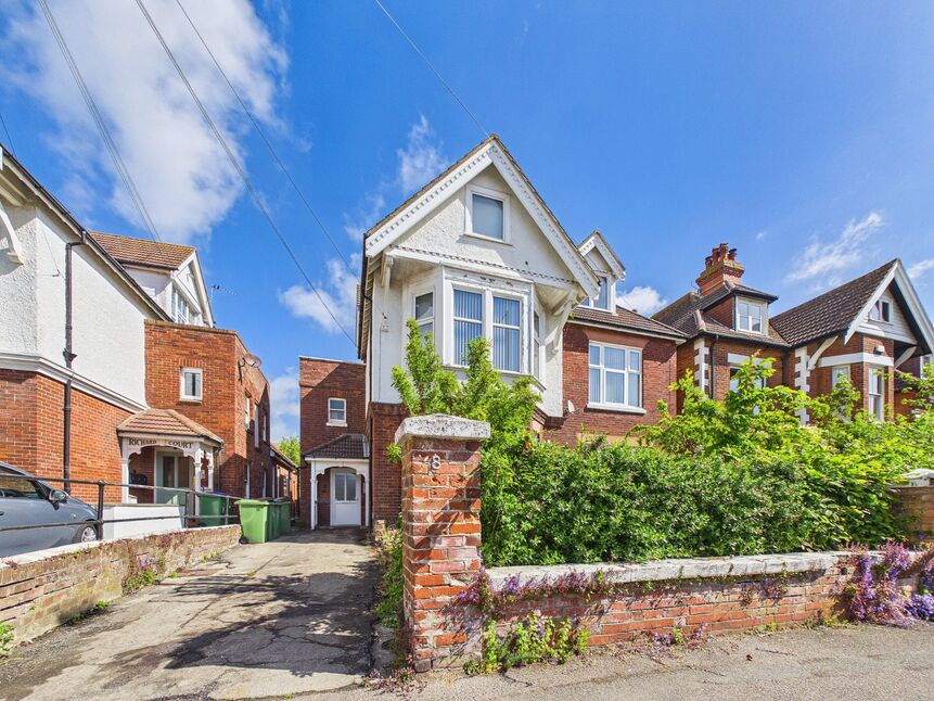 Main image of 3 bedroom Flat for sale, Sandgate Road, Folkestone, Kent, CT20