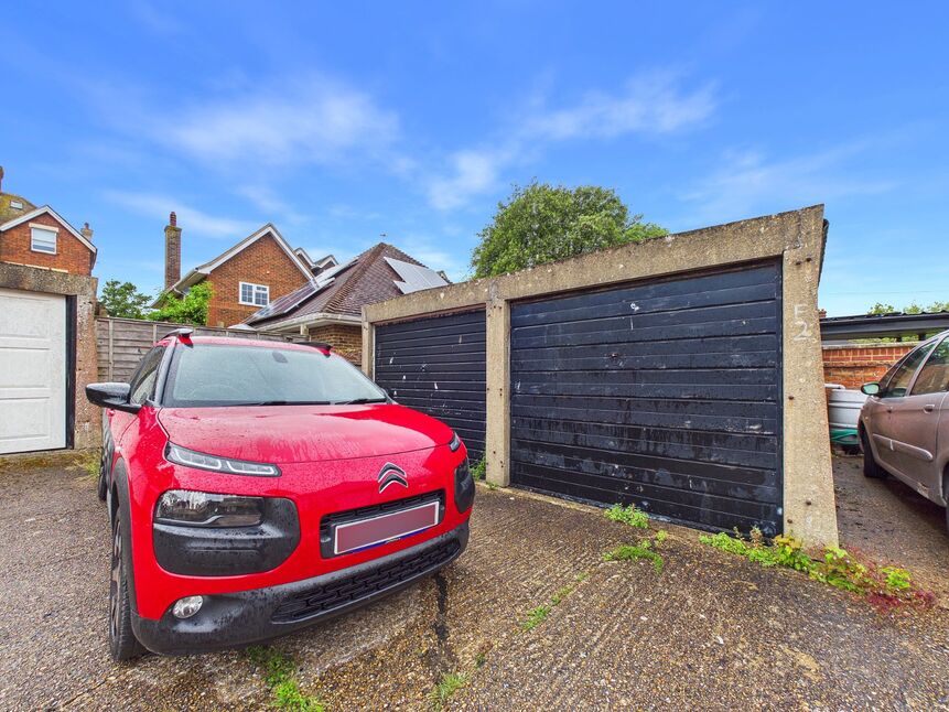Garage & Parking
