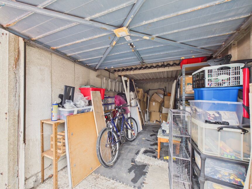Garage & Parking