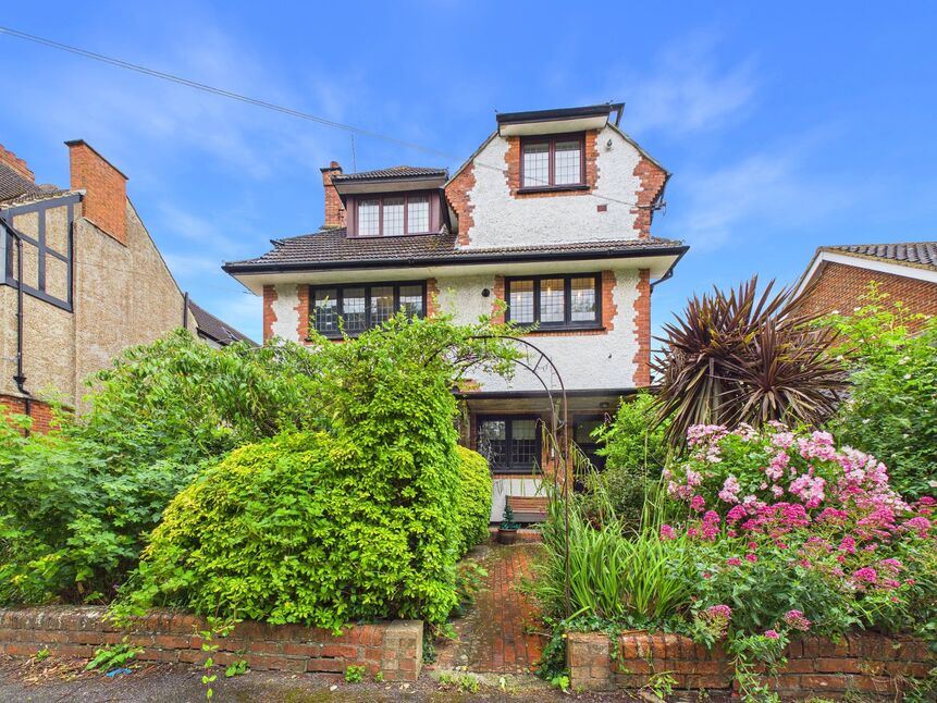 Main image of 2 bedroom Flat for sale, Trinity Road, Folkestone, Kent, CT20