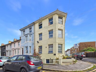 1 bedroom Flat for sale