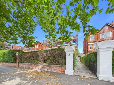 Shorncliffe Road, 3 bedroom Flat for sale, &pound;300,000
