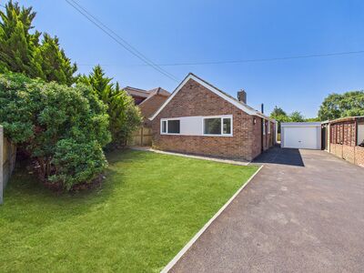 4 bedroom Detached Bungalow for sale