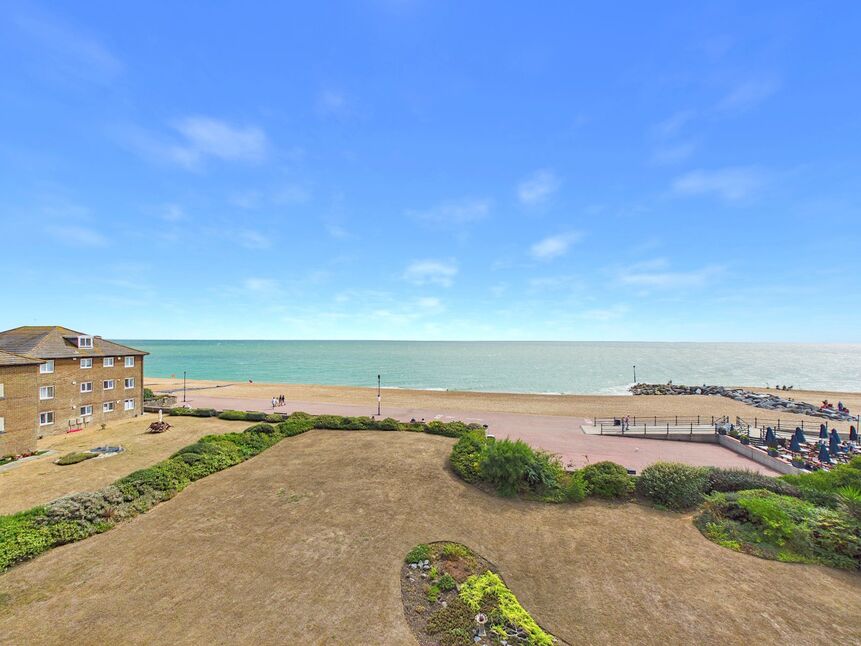 Main image of 2 bedroom Flat for sale, Admirals Walk, South Road, Kent, CT21