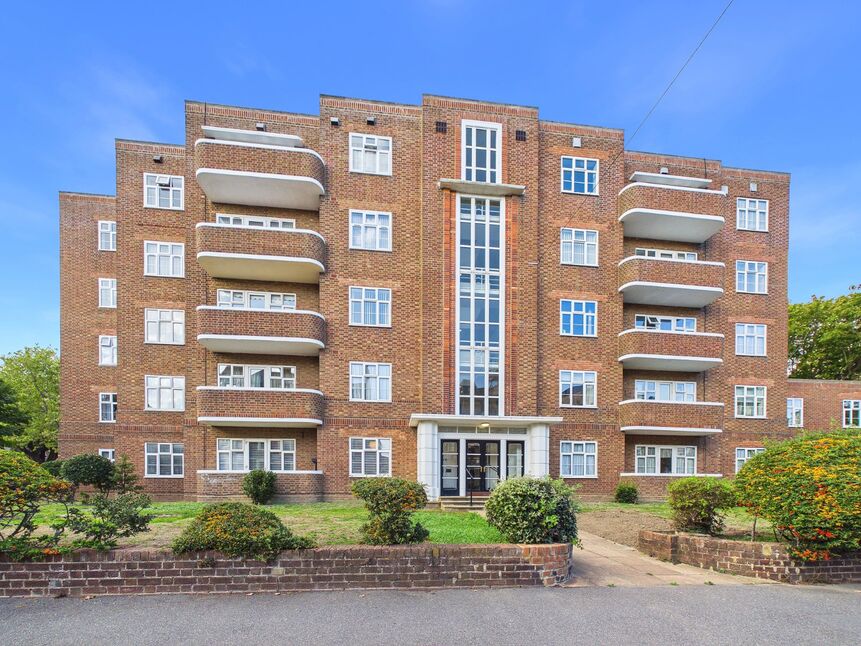 Main image of 3 bedroom Flat for sale, Sandgate Road, Folkestone, Kent, CT20