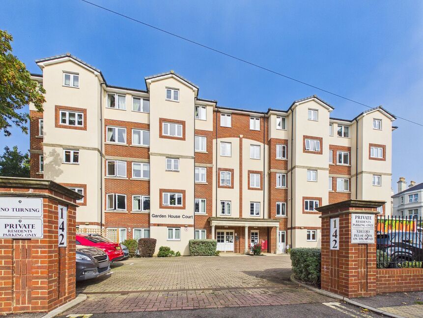 Main image of 1 bedroom Flat for sale, Sandgate Road, Folkestone, Kent, CT20
