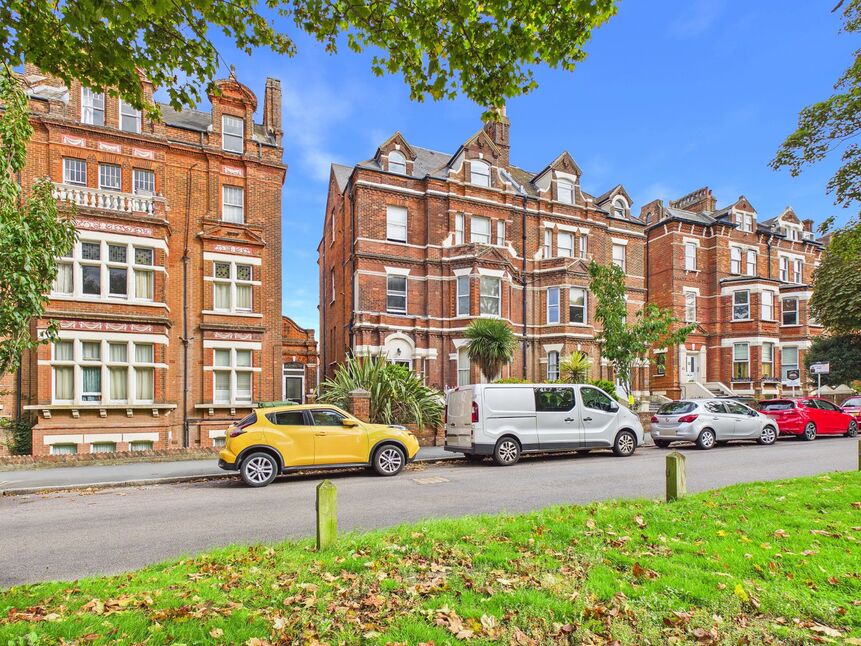 Main image of 2 bedroom Flat for sale, Castle Hill Avenue, Folkestone, Kent, CT20