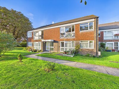Bathurst Road, 2 bedroom Flat for sale, &pound;200,000