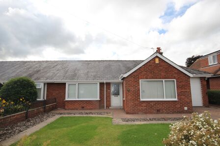 2 bedroom Semi Detached Bungalow to rent