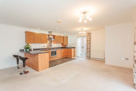 The Moorings, 2 bedroom  Flat to rent, £885 pcm