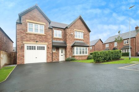 4 bedroom Detached House to rent