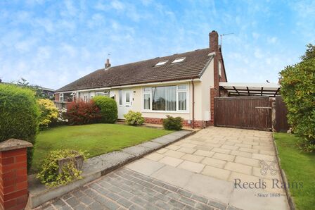 Boyes Avenue, 3 bedroom Semi Detached House to rent, £950 pcm
