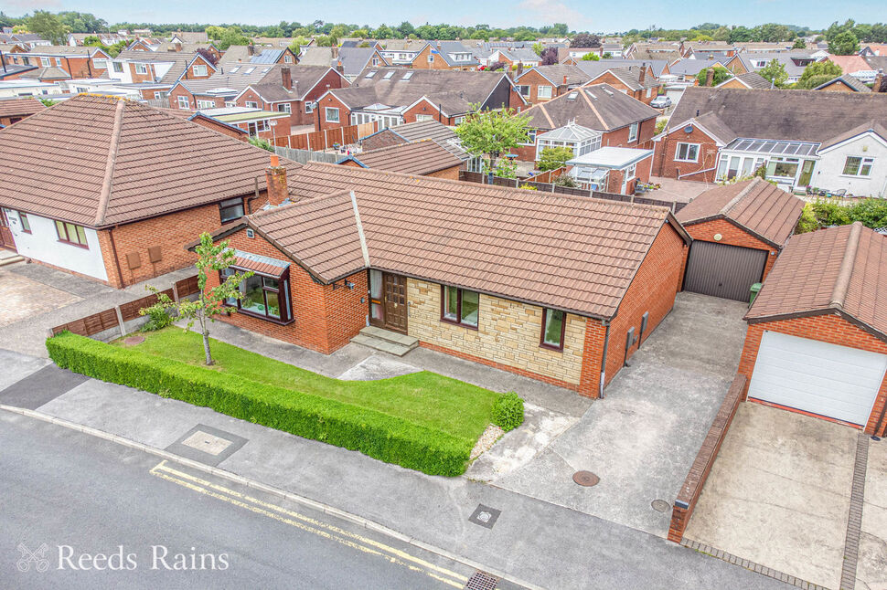 2 bedroom Detached Bungalow for sale