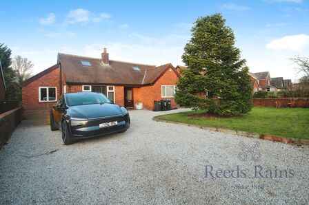 4 bedroom Detached House to rent