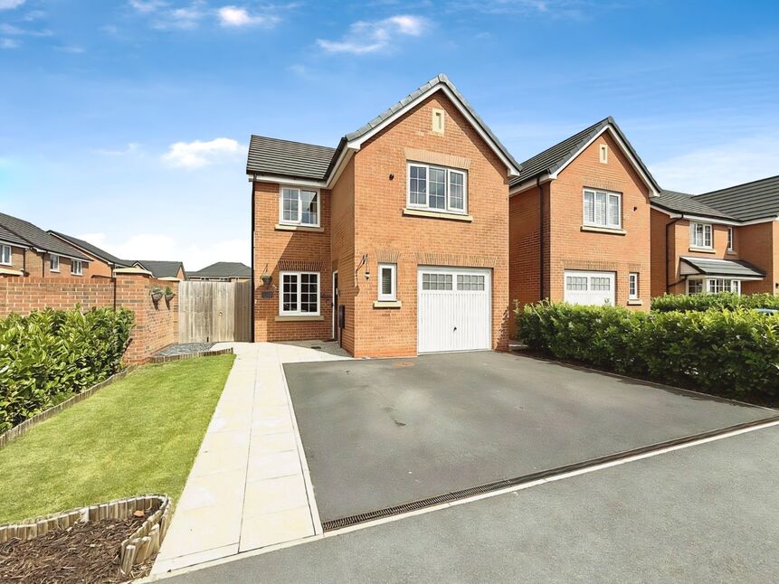 4 bedroom Detached House for sale