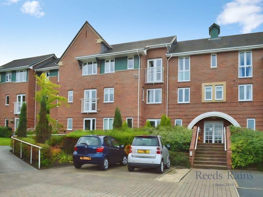 2 bedroom Flat for sale