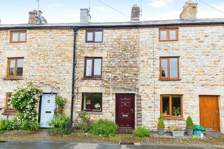 Station Lane, 3 bedroom Mid Terrace House to rent, &pound;850 pcm