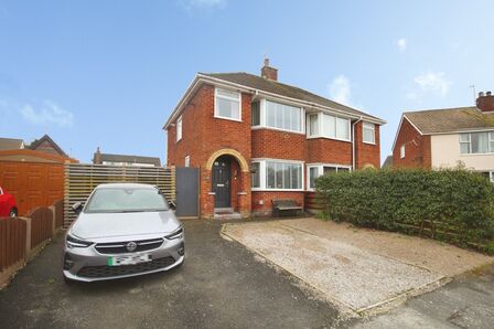 Meadowcroft Avenue, 3 bedroom Semi Detached House for sale, &pound;235,000