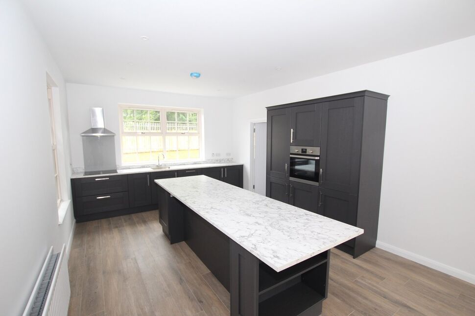 4 bedroom Detached House for sale, Ballyclare Road, BT36 £325,000