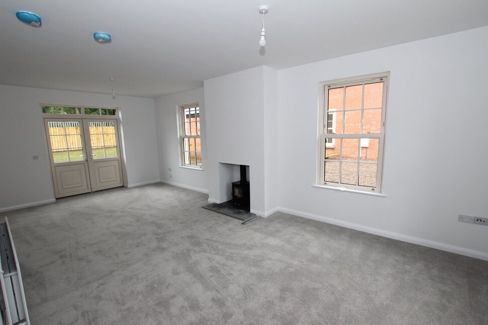 4 bedroom Detached House for sale, Ballyclare Road, BT36 £325,000