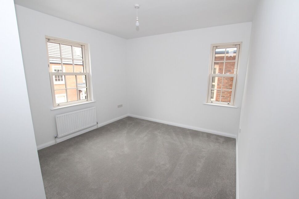 4 bedroom Detached House for sale, Ballyclare Road, BT36 £325,000