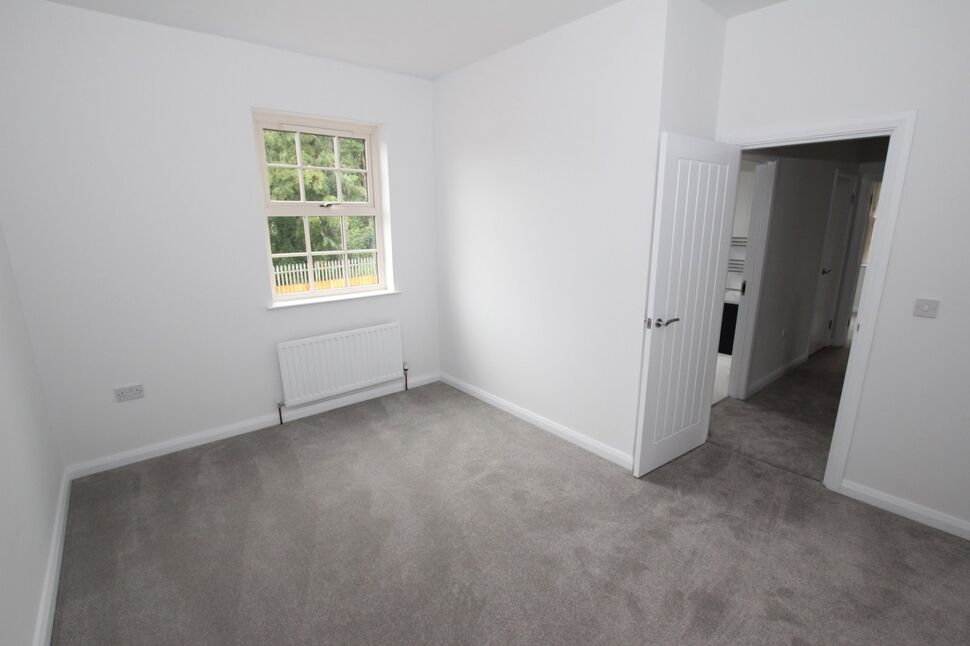 4 bedroom Detached House for sale, Ballyclare Road, BT36 £325,000