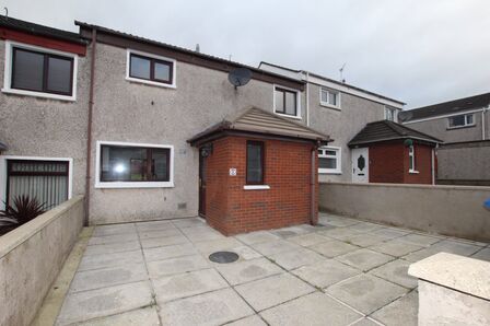 3 bedroom Mid Terrace House to rent