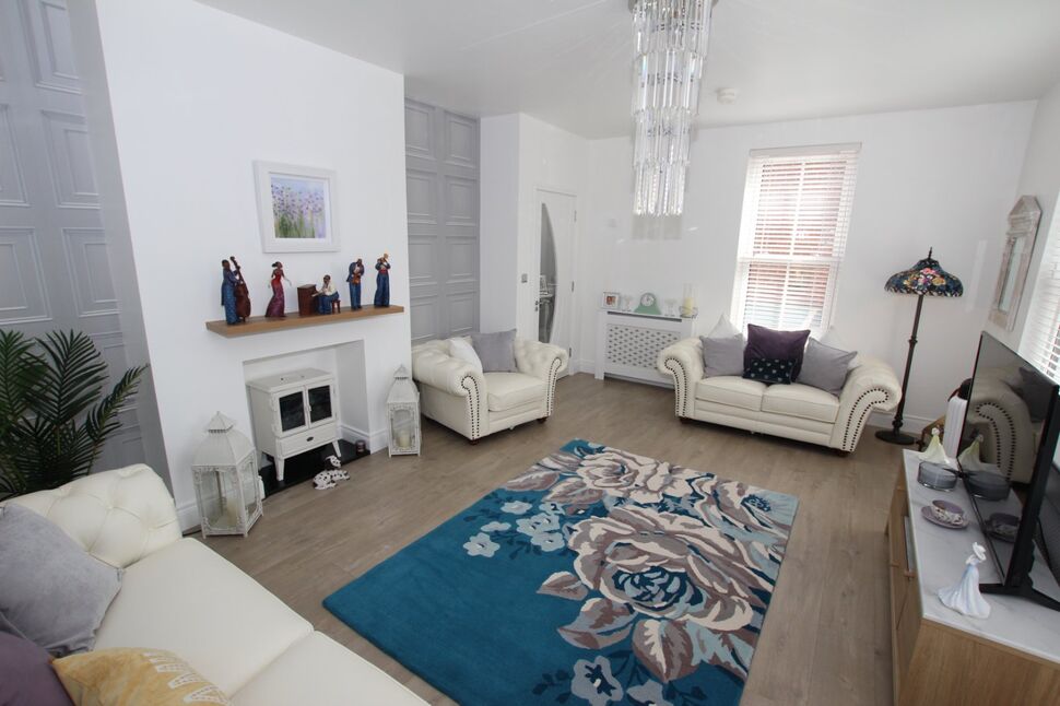 4 bedroom Detached House for sale, Temple Hall, Templepatrick, BT39 £