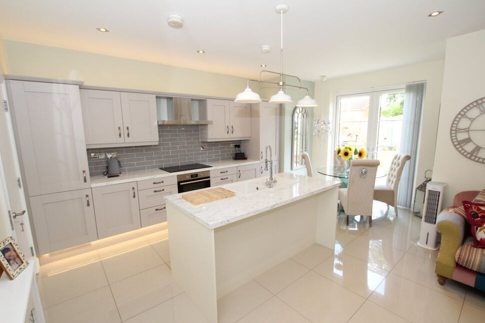 4 bedroom Detached House for sale, Temple Hall, Templepatrick, BT39 £