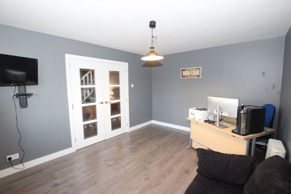 4 bedroom Detached House for sale, Hollybrook Heights, Newtownabbey, BT36 £275,000