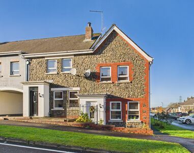 2 bedroom End Terrace House for sale