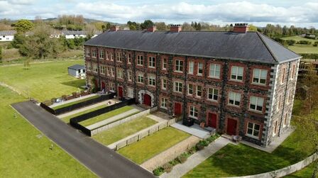 3 bedroom Mid Terrace House for sale