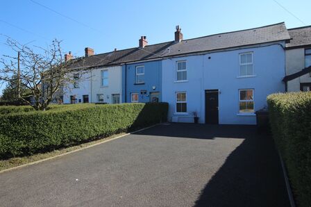 2 bedroom Mid Terrace House for sale