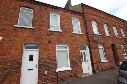 2 bedroom Mid Terrace House for sale