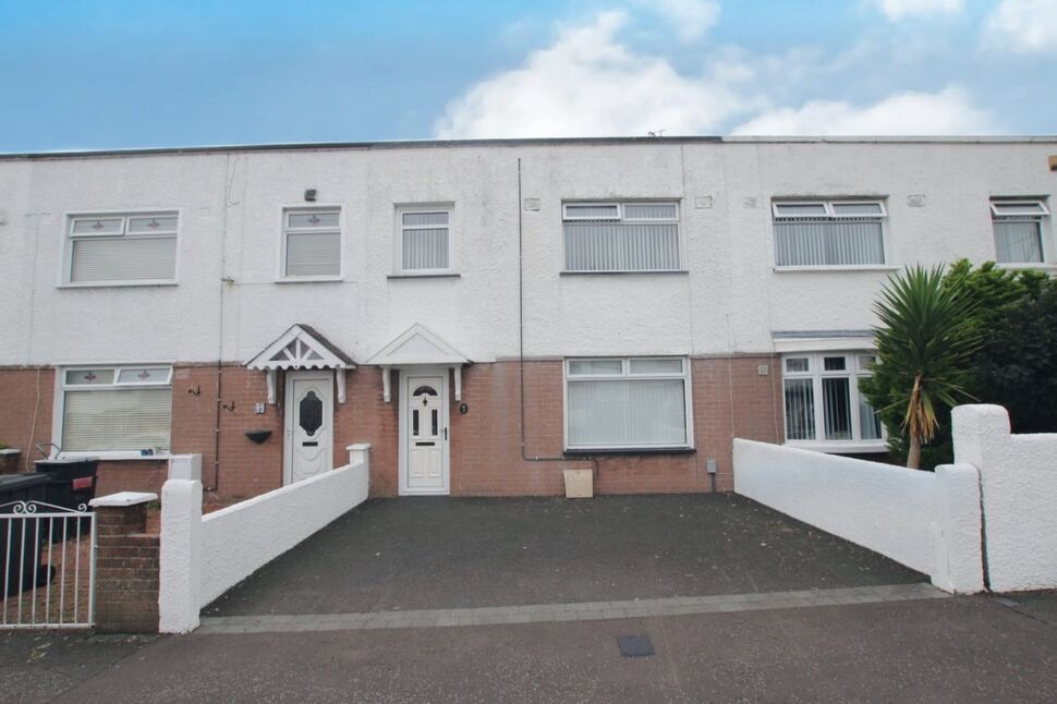 3 bedroom Mid Terrace House for sale