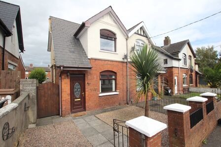 3 bedroom Semi Detached House to rent